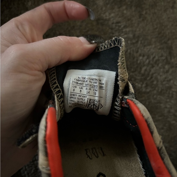 2 Pairs of Kids Converse 8C - Picture 4 of 8